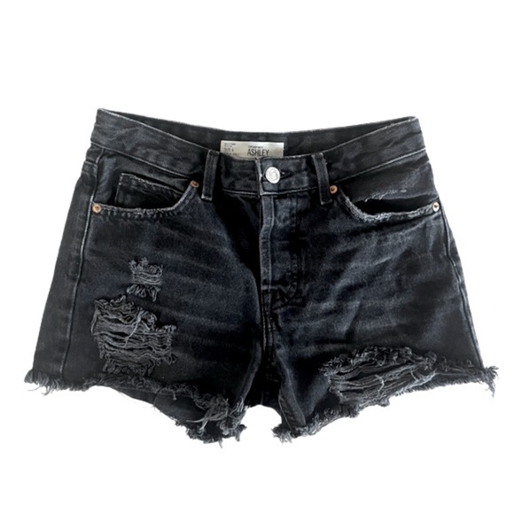 TOPSHOP MOTO Ashley High Rise Distressed Cut-off Botton Fly Shorts in Black 2 - Picture 5 of 7